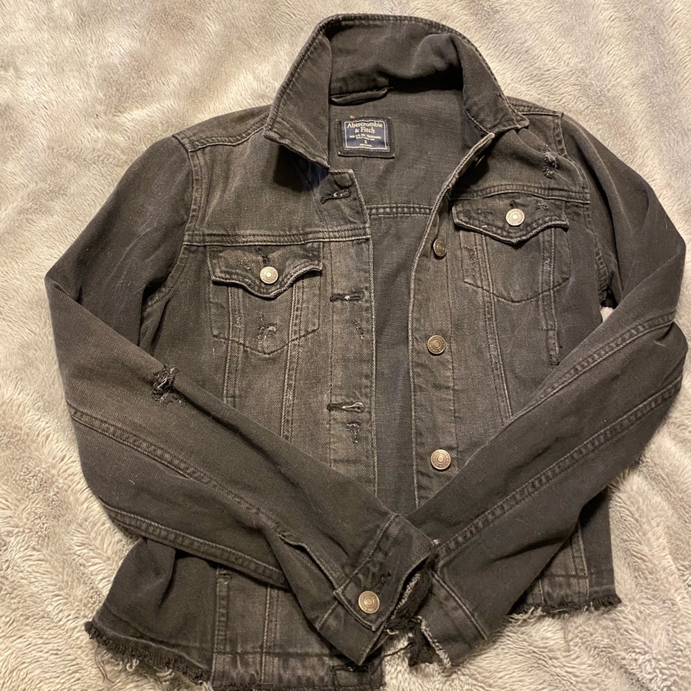 Black cropped AF Jean jacket